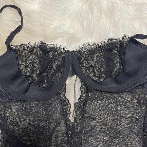 L Vs Victoria’s Secret VERY SEXY
Wicked Unlined Embellished l Balconette Teddy - Picture 8 of 11